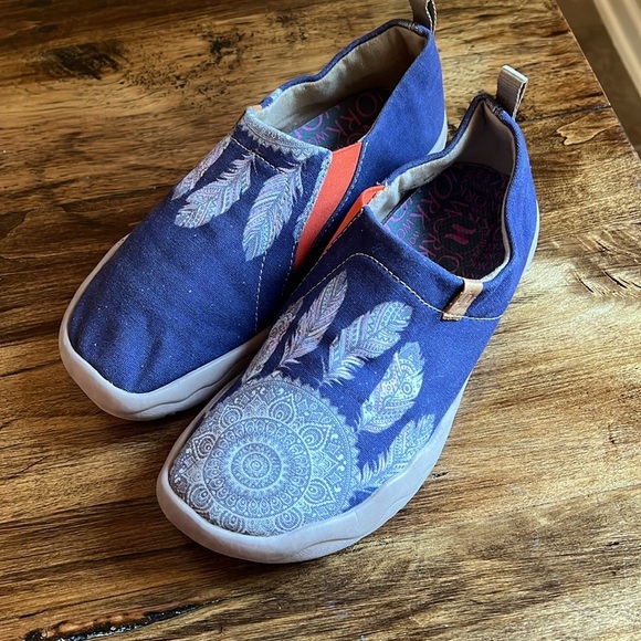 UIN Dreamcatcher Slip-On Shoes - Picture 3 of 13